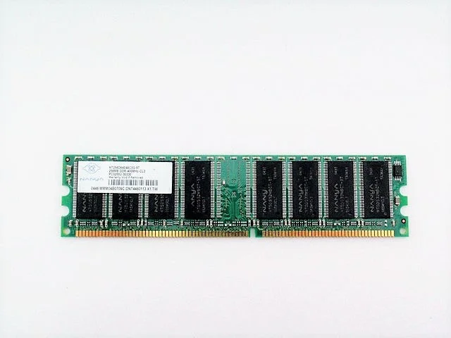 Nanya NT256D64S88C0G-5T Memory RAM DIMM 256MB PC3200U 400Mhz CL3